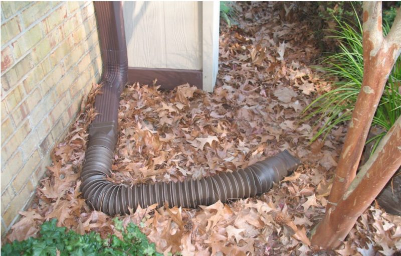 Example of a downspout with a flexible extension pipe.